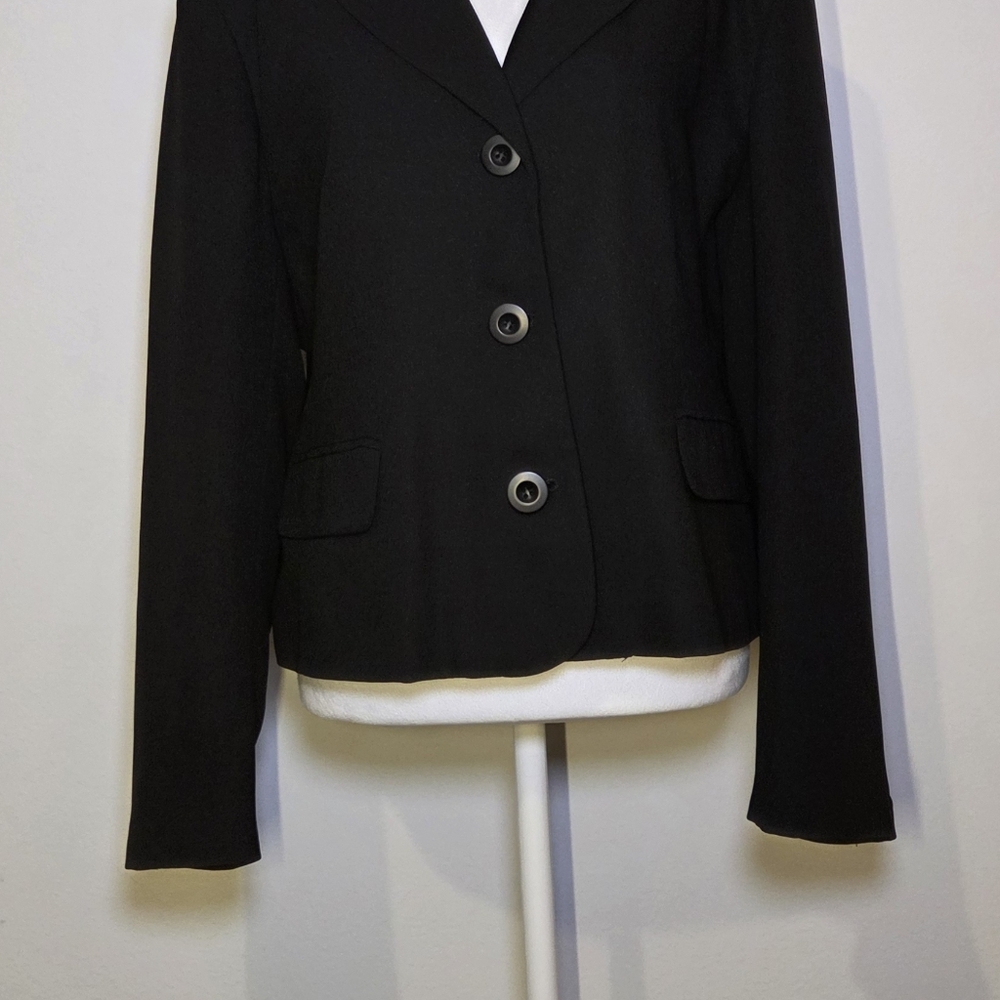 Classic Black Women's Blazer - Picture 4 of 8